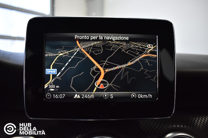 MERCEDES-BENZ A 180 d Sport